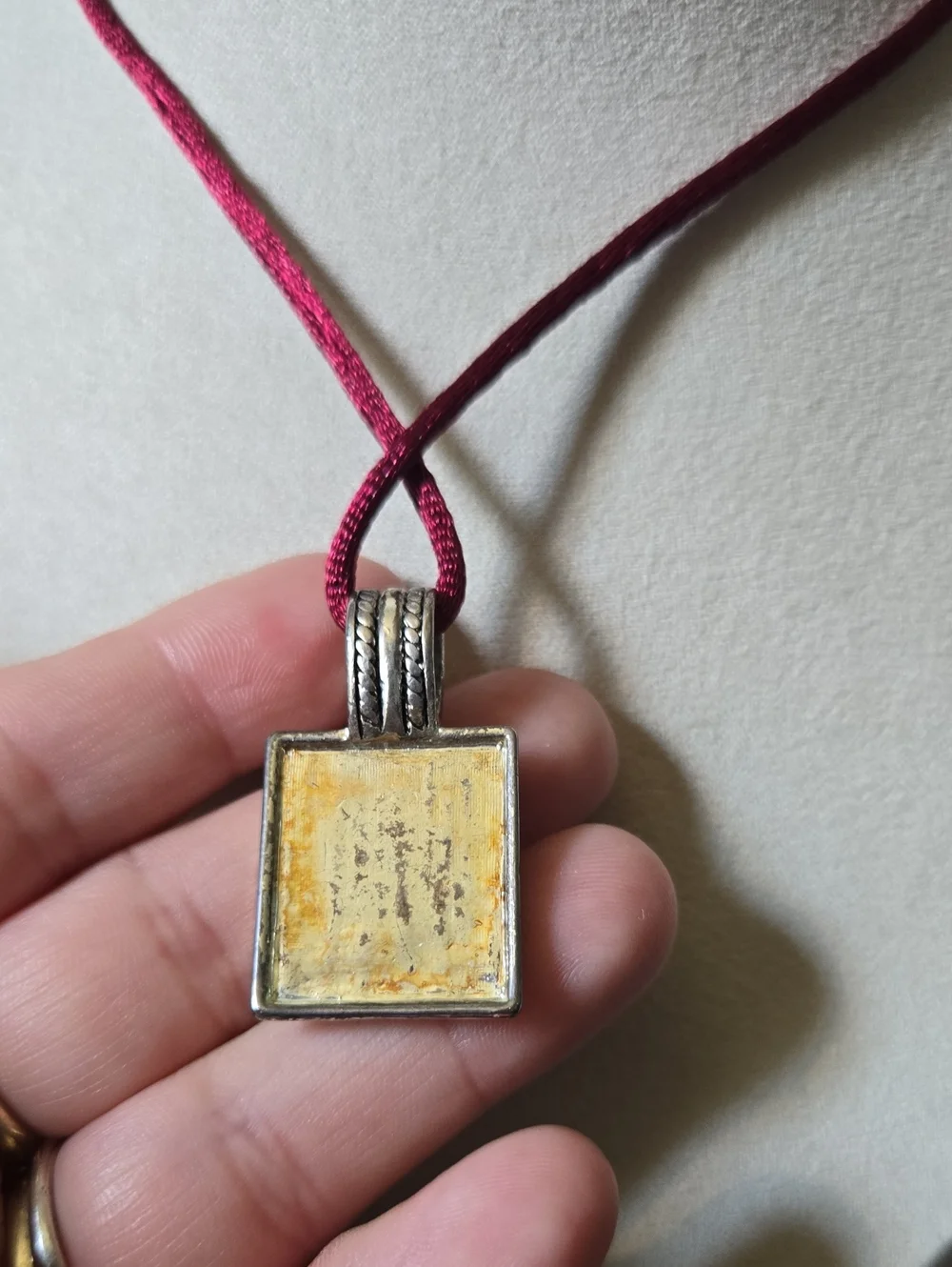 Vintage Silver Tone Black Stone Pendant Necklace on Burgundy Silk Cord💫